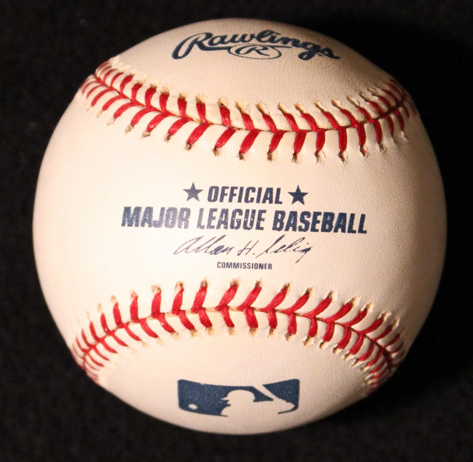 ROLLIE FINGERS HOF 1992 SIGNED MAJOR LEAGUE BASEBALL  - Image 2 of 4