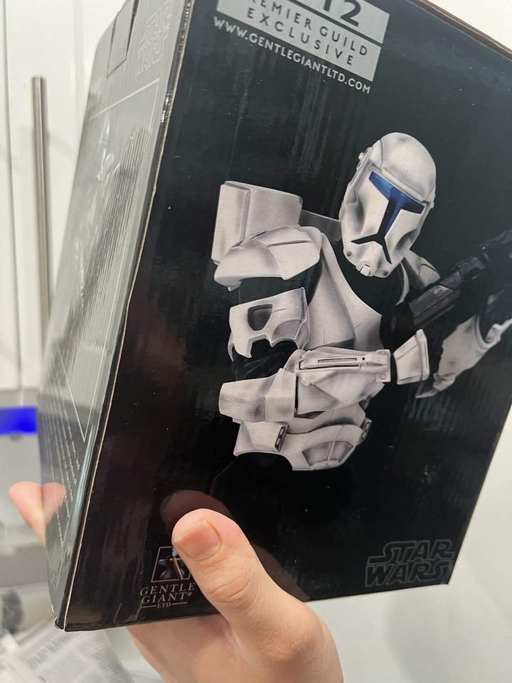 Boss Republic Commando mini-bust by Gentle Giant - a photo on
