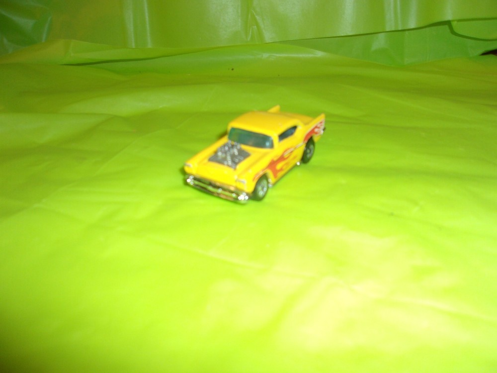 HOT WHEELS MATTEL 1957 CHEVROLET! my#20