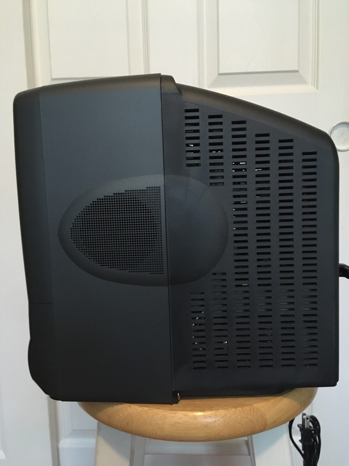 Broksonic 9” TV VCR Combo Retro Gaming CRT TV CTSGT2799T open box