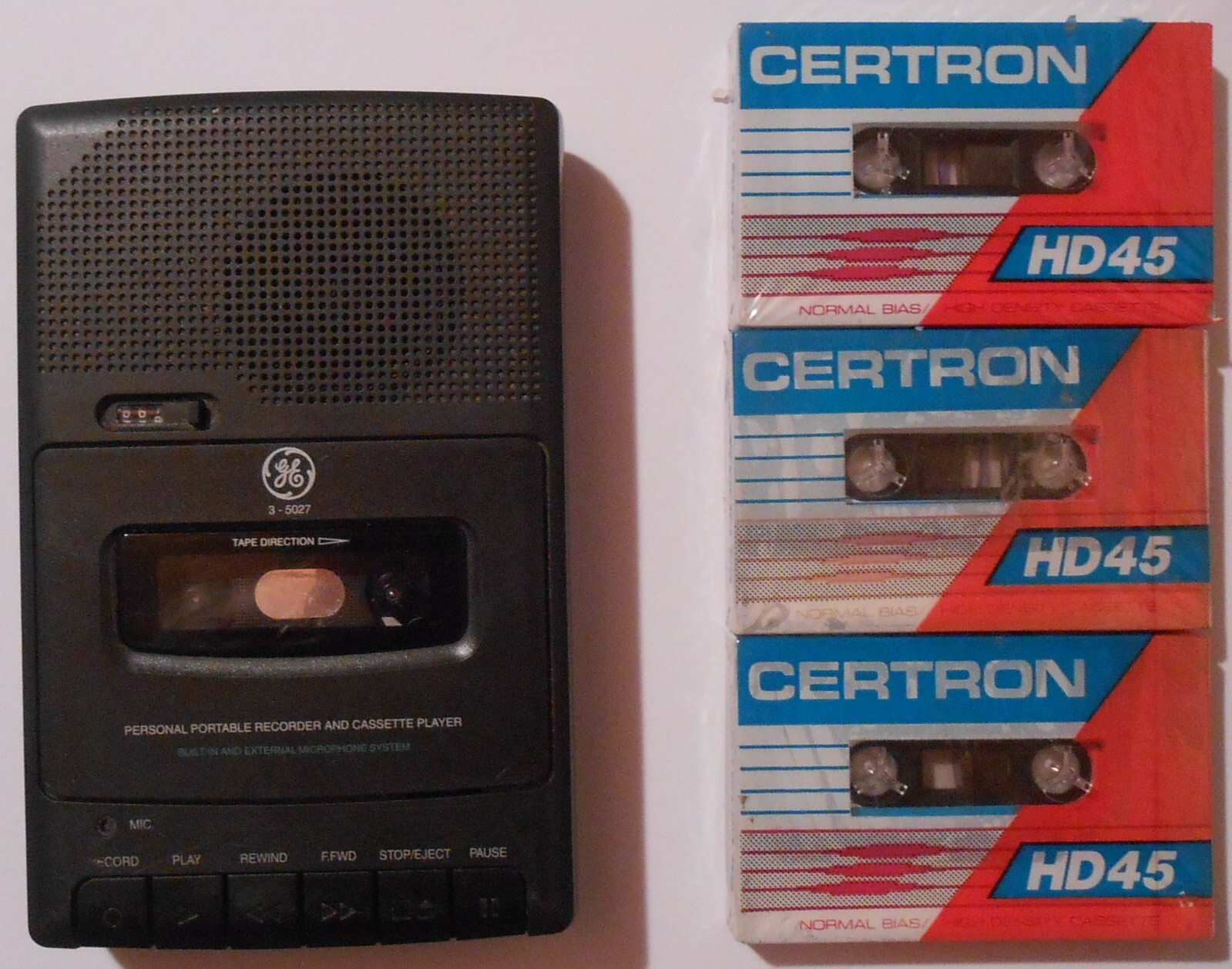 GE 35027 PERSONAL PORTABLE RECORDER & CASSETTE PLAYER TESTED W/ 3