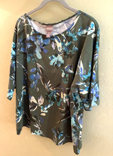 Chicos Top Size 3 XL Green/Blue Floral-Elbow Length Sleeves with Button Detail