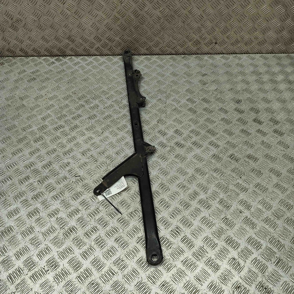 PORSCHE 911 991 RH Bracket Bearing Transmission 99133108407 2012 32470513 - Image 4 of 4