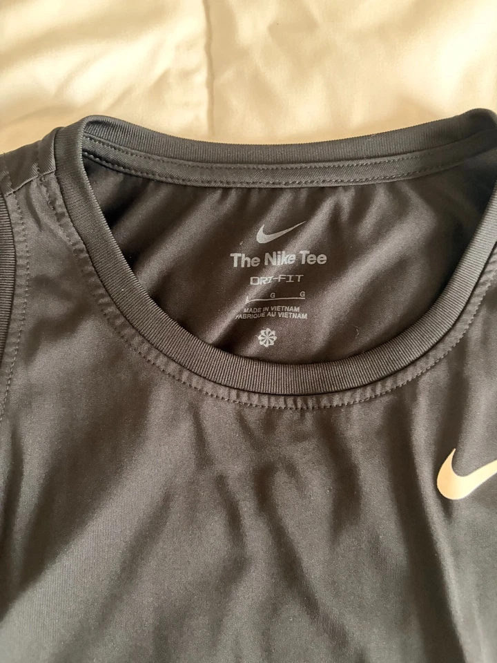 Camiseta sin mangas Nike Dri Fit usada para mujer Foto 3 de 3