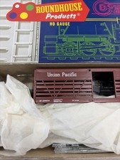 HO SCALE TRAIN. 36โ STOCK CAR. 3276. UNION PACIFIC. ROUNDHOUSE. MADE IN USA