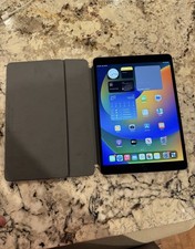 Apple IPad Air 3rd generation 64 GB with keyboard case bundle