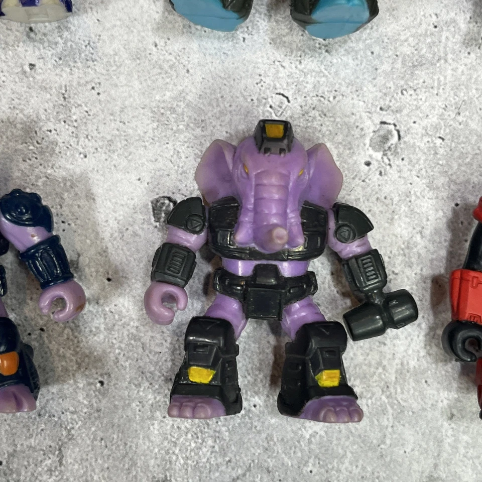 Lote de 12 figuras de acción vintage de bestias de batalla - incompletas Foto 4 de 4