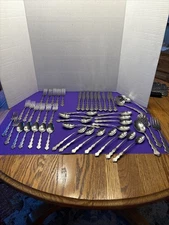 Oneida-Distinction Deluxe-Valerie-47-Pieces( S1)