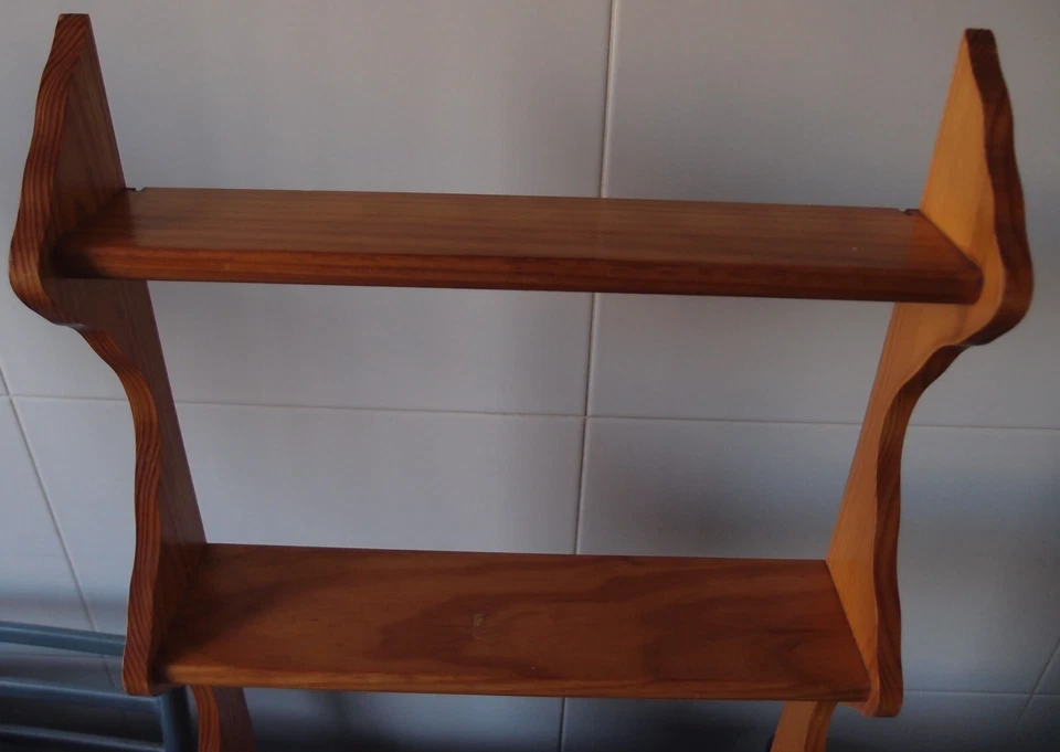 Estantería de madera de pino - Imagen 2 de 4