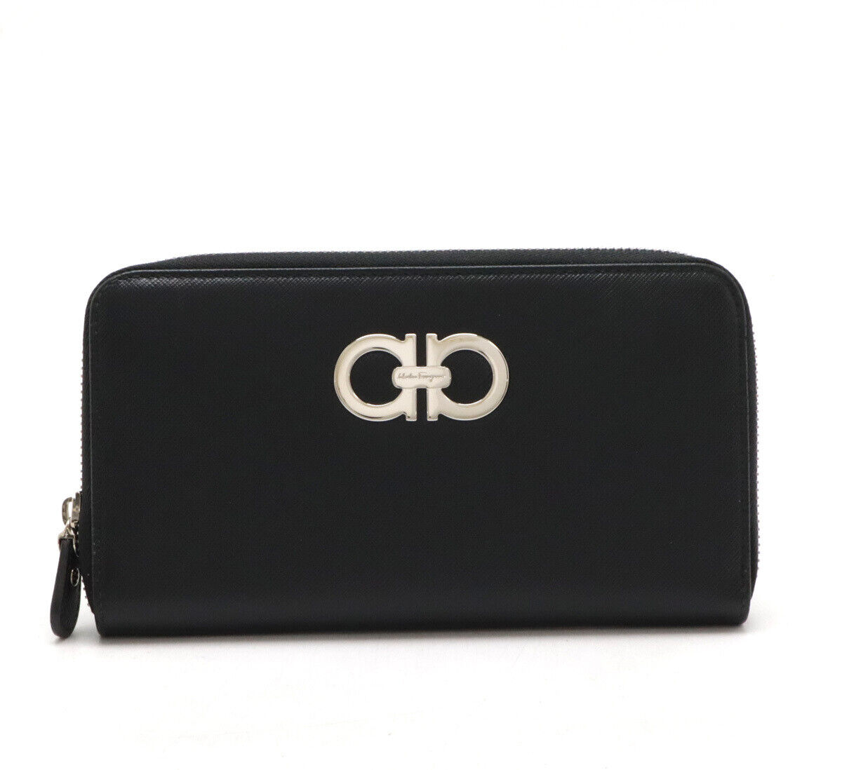 Salvatore Ferragamo Gancini round zipper long wallet in Salvatore Ferragamo Gancini round zipper long wallet in