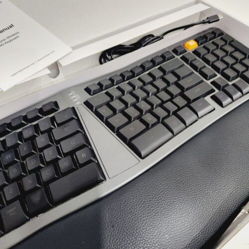 Perixx Periboard-512 Wired Ergonomic Split Ergonomic Keyboard Palm Rest Black - Picture 4 of 13