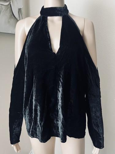Blusa Gargantilla Yumi Kim Terciopelo Negro Hombro Frío Cerradura Hada Grunge Gótica XS S - Imagen 6 de 10