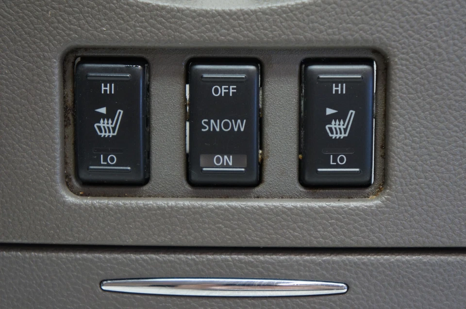 Infiniti G35 2007 portavasos consola interruptor asiento térmico OEM 68430 JK00A *A6754 Foto 3 de 4