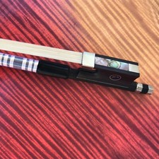1/8 Violin Bow Carbon Fiber Violin Bow Natural Horsehair Ebony Frog Round Stick