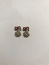 Christmas Wreath Red Green Enamel Bow Gold Tone Earrings