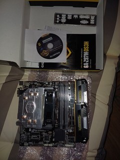 Gigabyte GAZ79M Motherboard with Intel I5 4690 and Coolmatser CPU Cooler Bundle
