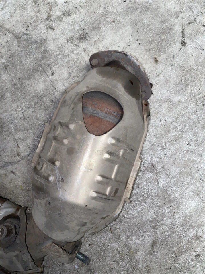 Colector de escape izquierdo del lado del conductor Toyota Sienna 2007-2010 3,5 L OEM Foto 4 de 4