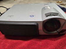 HP vp6111 DLP Projector.