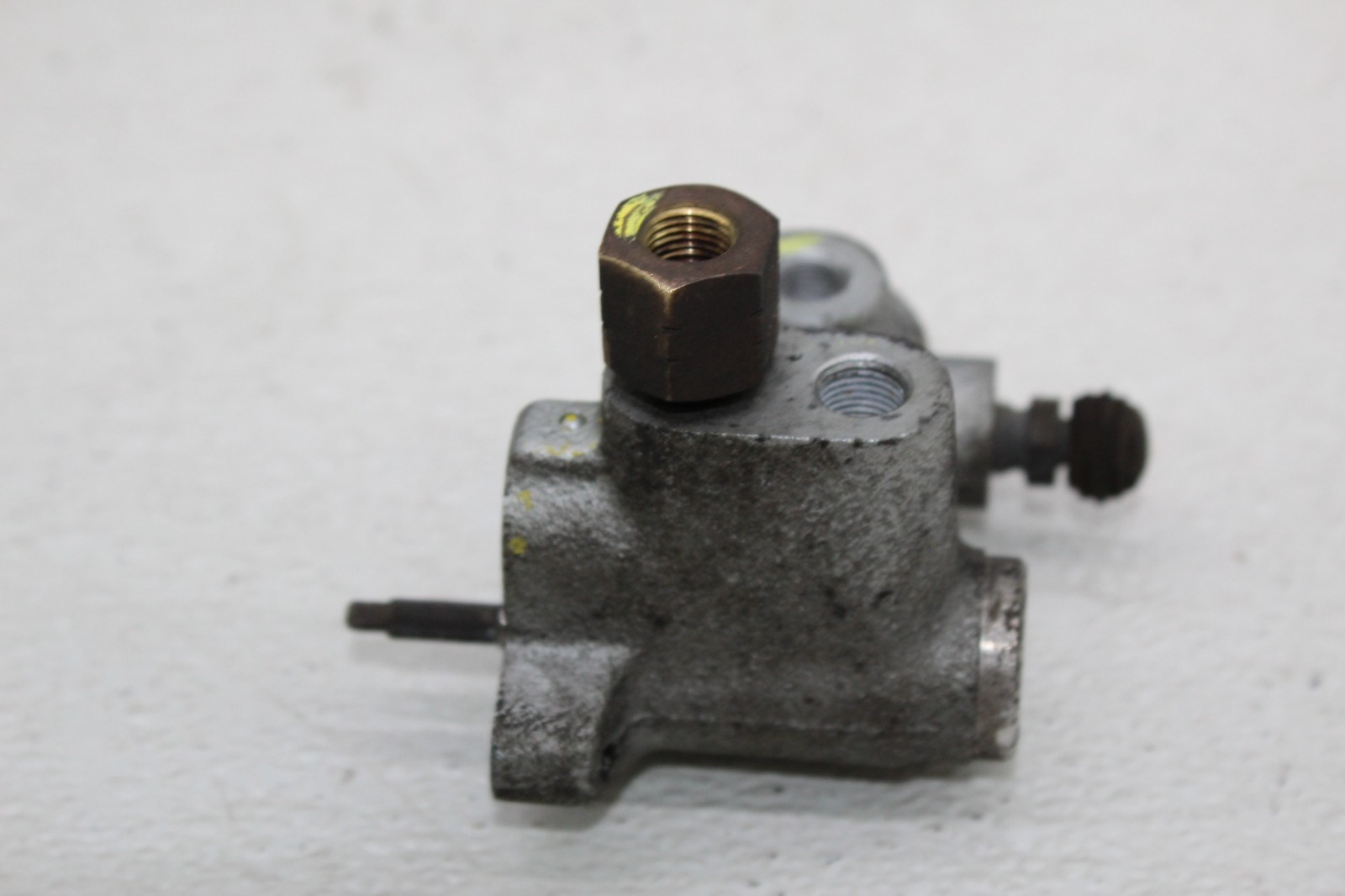 99-01 FERRARI 456 M REAR BACK SUSPENSION LEVELING VALVE