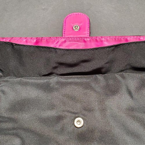Lancome Cosmetic Makeup Bag Black with Black Rose Snap Closure Pink Liner 9x5.5" - Imagen 3 de 8