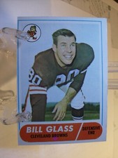 1968 Topps Football  #154 - Bill Glass - Cleveland Browns  68-055