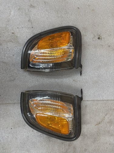 2001 - 2004 Toyota Tacoma Amber Front Corner Signal Lights Lamps - DEPO -