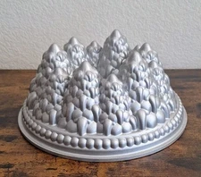 Vintage Nordic Ware Christmas Holiday Tree Bundt Cake Pan Cast Aluminum USA