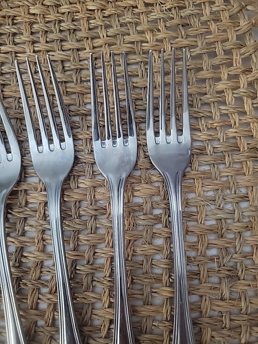 5 Wallace Royal Thread 18/10 Stainless Salad Forks - Picture 5 of 8