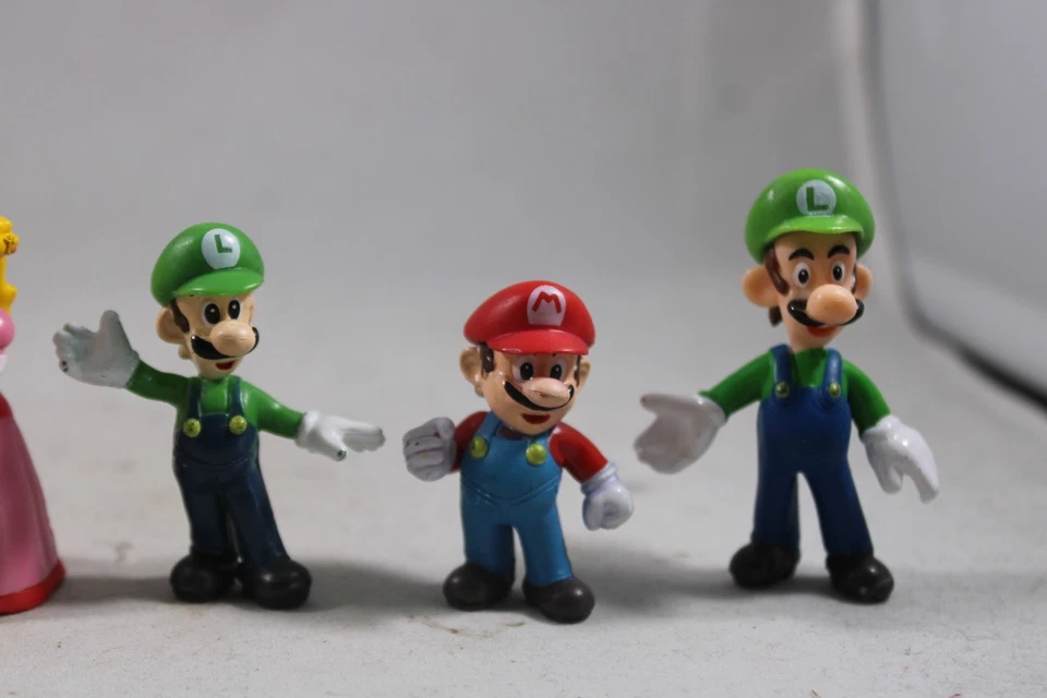 Super Mario Bros Nintendo Figure Lot Banpresto 2007 Luigi Mario Peach Daisy - Image 4 of 4