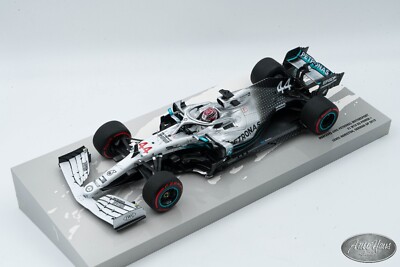 1/18 MINICHAMPS 2019 MERCEDES AMG PETRONAS F1 W10 #44 HAMILTON