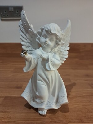 Vintage weißer Gips Engel / Cherub Figur mit Kristallkugel