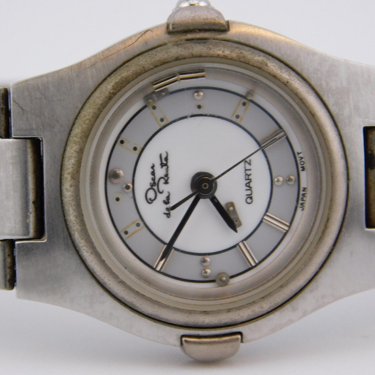 Oscar de la Renta Silver Tone Quartz Analog Women display picture 1
