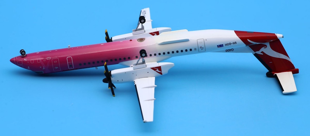 JC Wings 1:200 QantasLink Bombardier Dash8-Q400 Diecast JC Wings 1:200 QantasLink Bombardier Dash8-Q400 Diecast