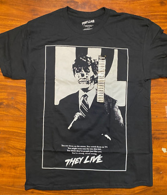 ''THEY LIVE'' 80's Movie Alien Large Print Graphic Tee John Carpenter-NWT