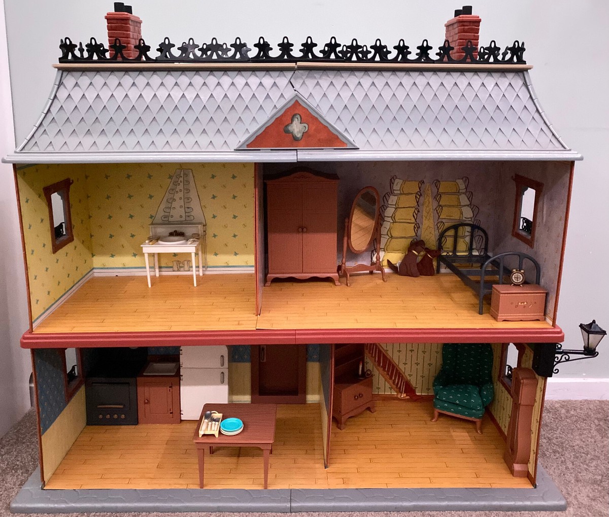 MADELINE’S OLD HOUSE IN PARIS DOLL HOUSE Madeline Old House In Paris Dollhouse for 8