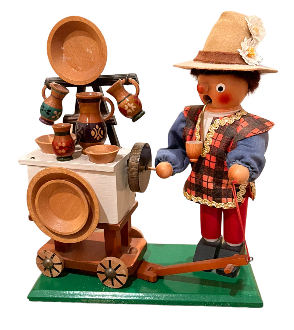 Steinbach Volkskunst Nutcracker SMOKER German Reuge Musical Food