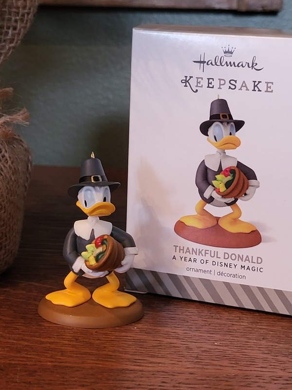 Hallmark Ornament   - "THANKFUL DONALD" A YEAR OF DISNEY MAGIC