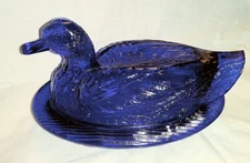 Vintage Westmoreland Cobalt Blue Glass Large Duck on Nest Covered Dish Wavy Base
