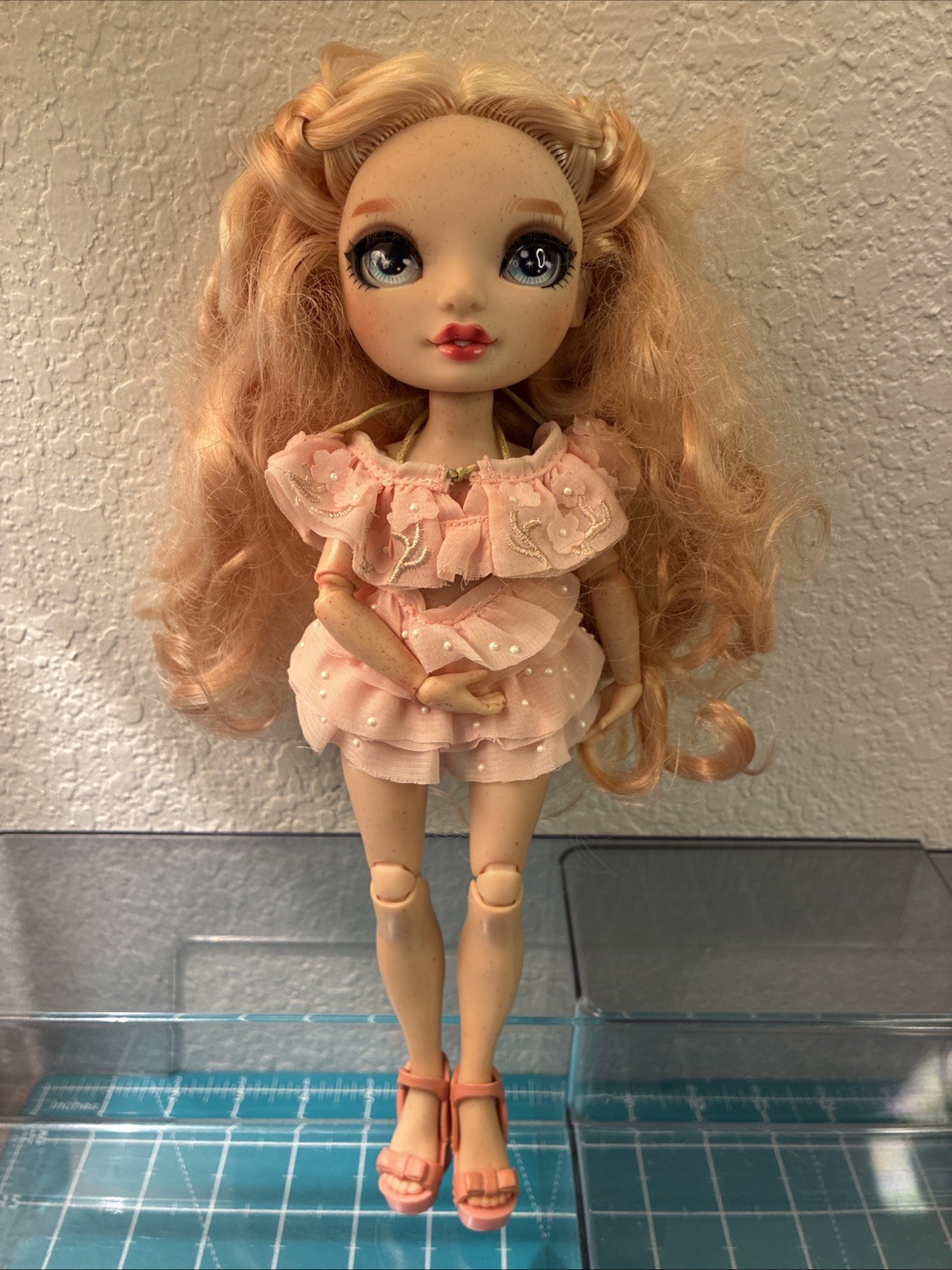 Rainbow High Victoria Whitman Doll Pink Peach Dress
