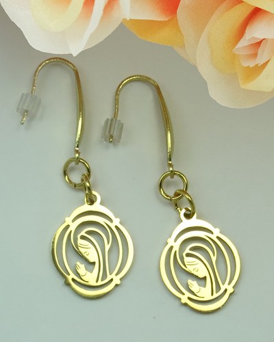 Handmade Blessed Mother Mary Earrings, Golden Stainless Steel, Religious Jewelry - Afbeelding 3 van 5