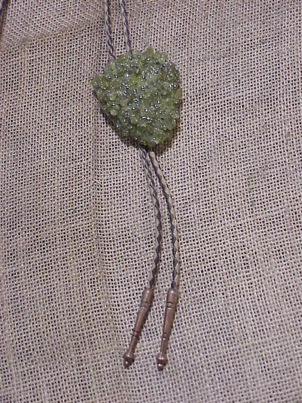 Arizona Peridot Crystals (olive green) - Bolo Tie - NICE ! !