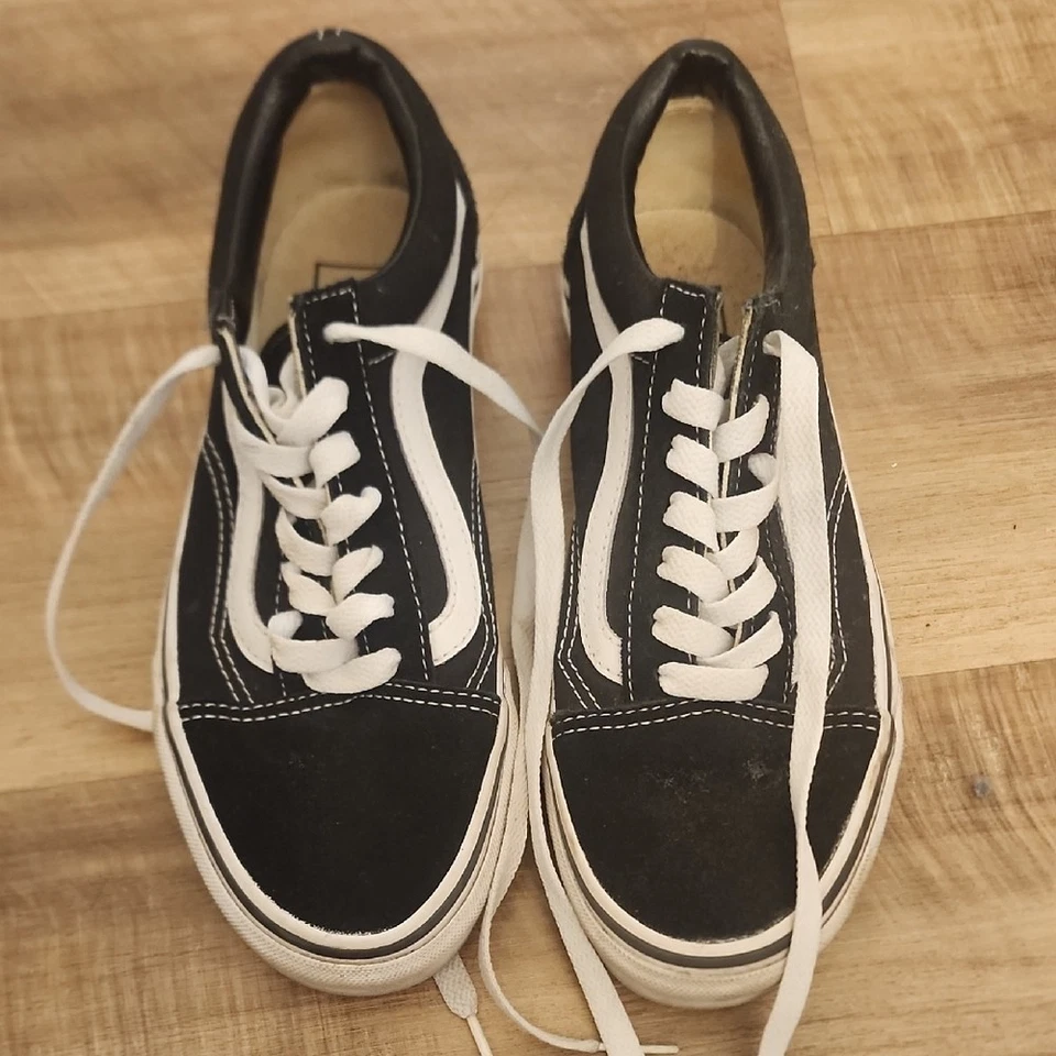 Zapatillas Vans blancas y negras Old Skool unisex Foto 2 de 4