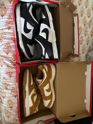 2 pairs of dunks