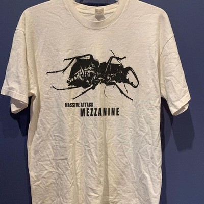 Retro Massive Attack - Mezzanine Graphic Unisex T-Shirt S-5XL