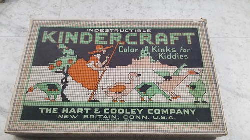 1926 Hart & Cooley Kindercraft Metal Tile Art Toy Nice shape in the box