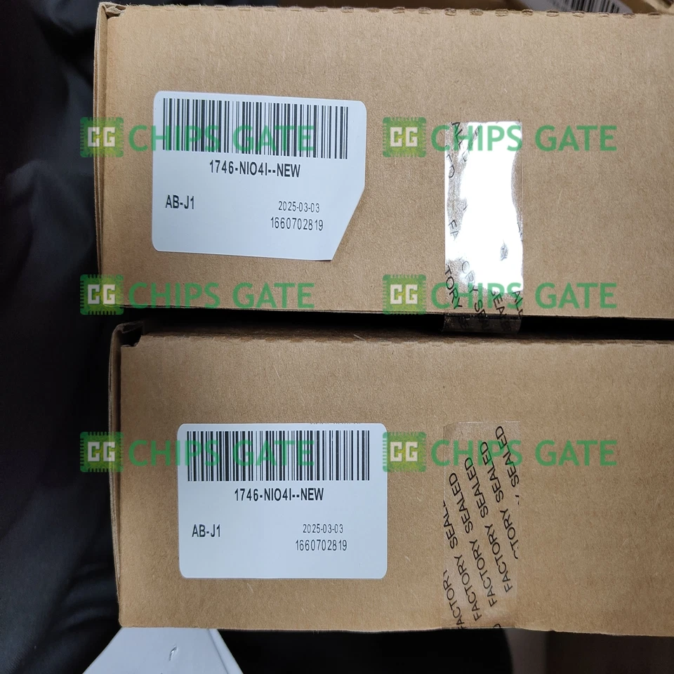 1 Stück NEU 1746-NIO4I Analog Input/Output Modul