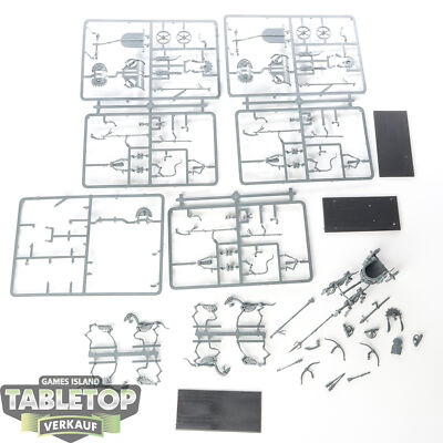 Tomb Kings of Khemri - 3 x Skeleton Chariots - teilweise gebaut