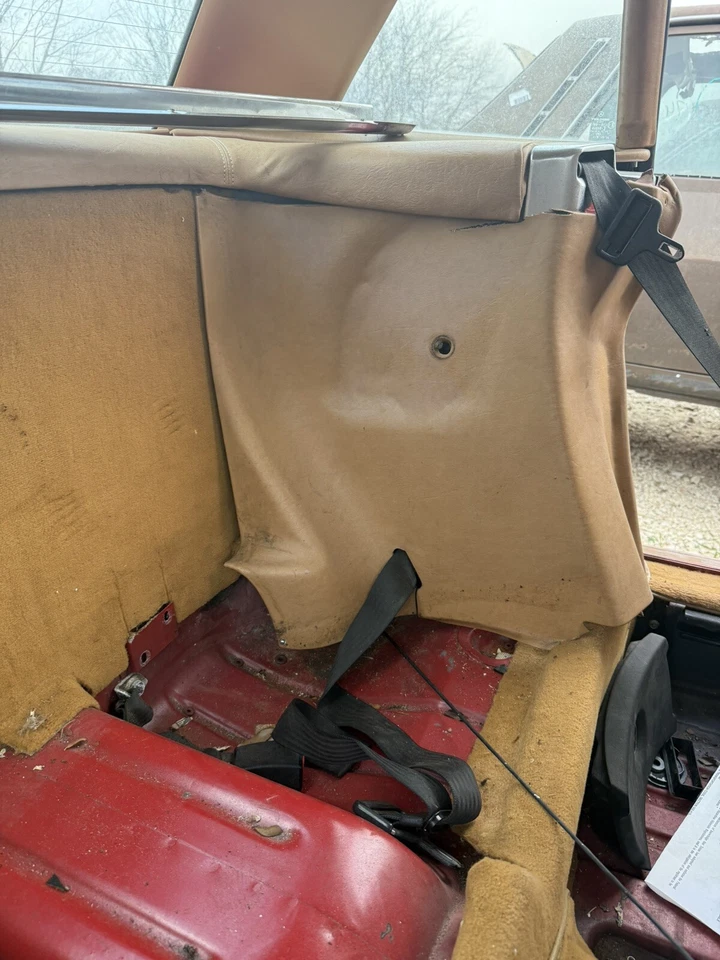 84 Mercedes-Benz 450SL 380 - Juego de cinturones de seguridad traseros diestro 1078602686,1078603069 Foto 3 de 4