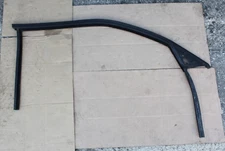 GENUINE BMW E34 SEDAN TOURING FRONT LEFT DOOR WINDOW GUIDE RUBBER SEAL BLACK OEM