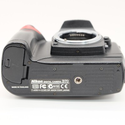 Mint] Nikon D70 Black Only Body 6.1MP Digital Camera W/ Cap Japan